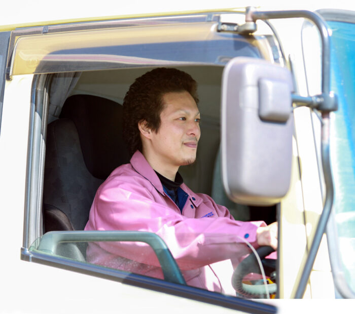 安定の仕事量!大型トラックドライバー/近隣県への輸送【共配営業部】